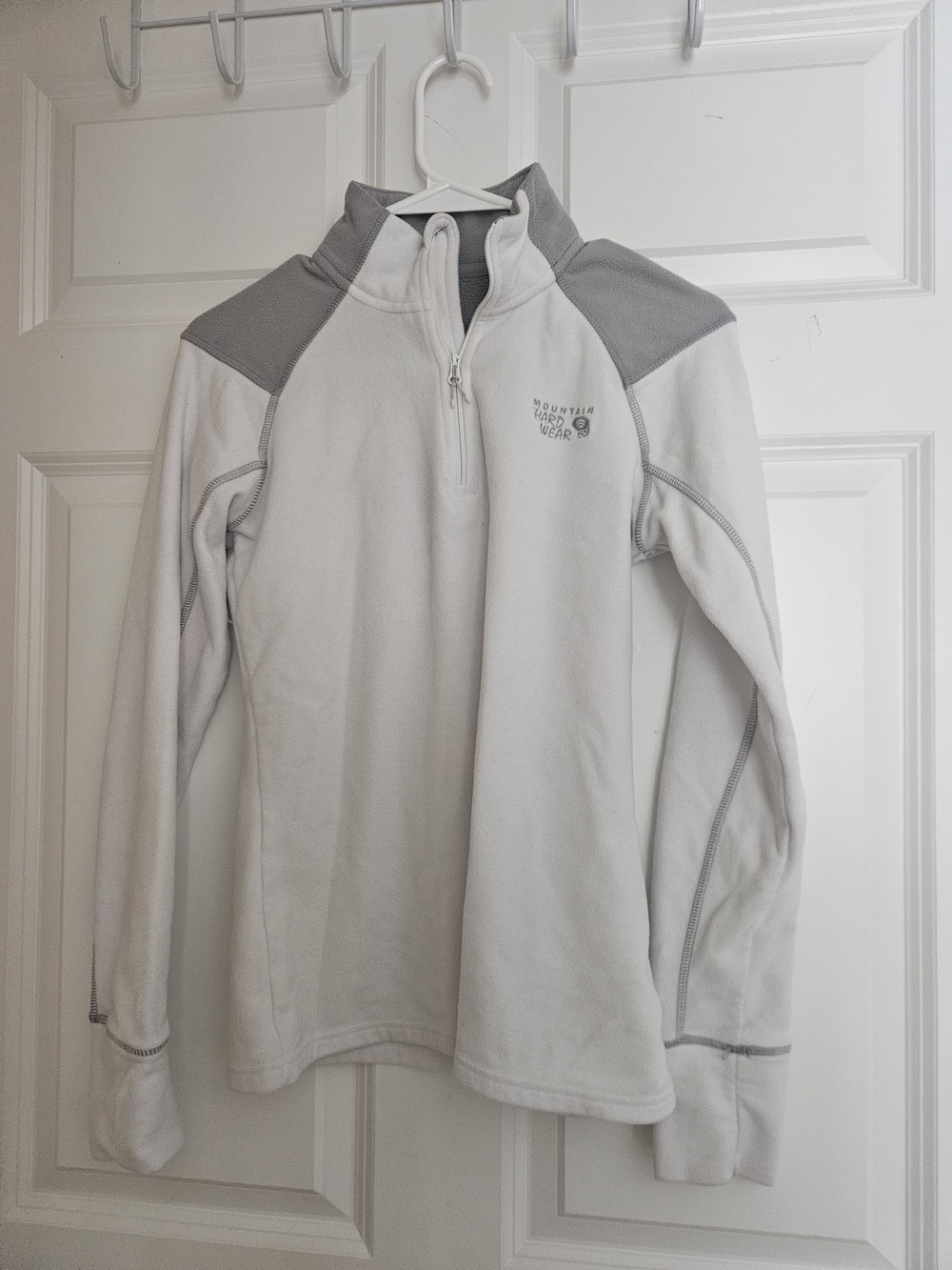 Mountain Hardwear White and Light Gray Half-Zip Fleece Pullover